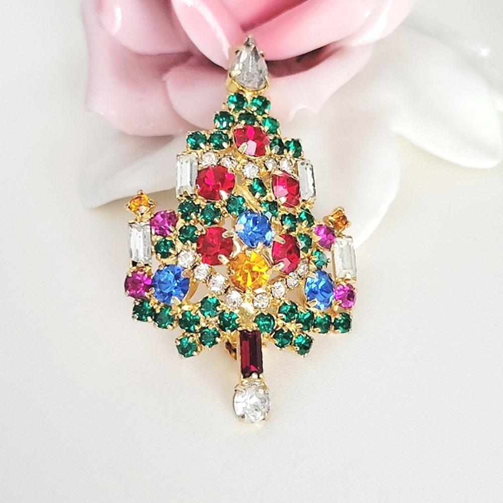 VINTAGE Warner Multicolor Crystal Rhinestone Christmas Tree Brooch